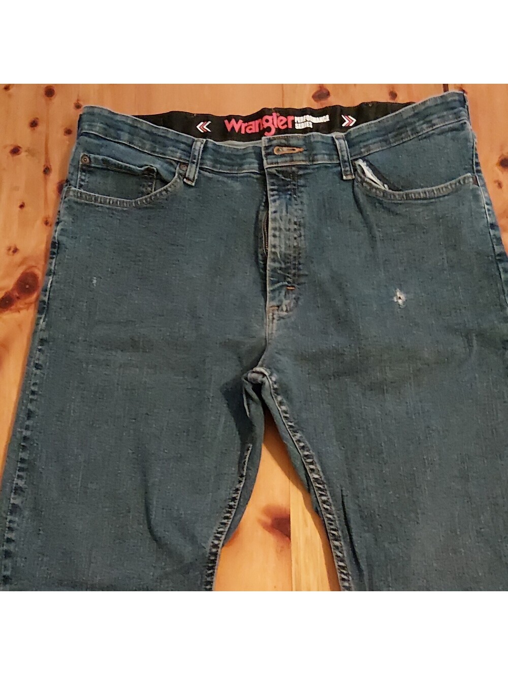 Wrangler Performance Series Men’s Blue Medium Wash Denim Jeans